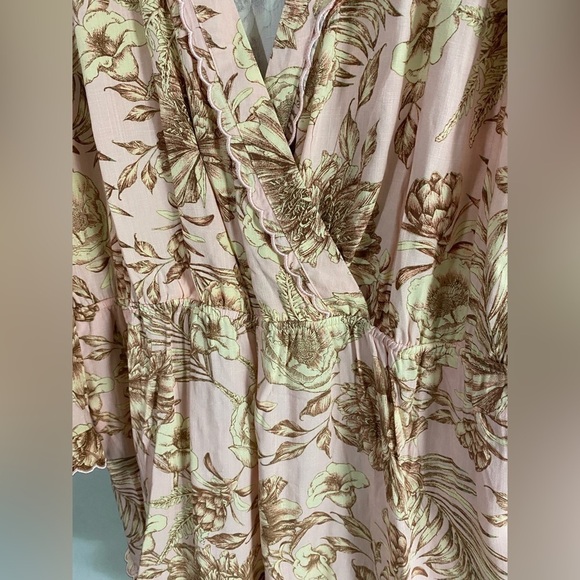 AGUA BENDITA -
Romantic Floral Print Flare Sleeve Romper - Picture 7 of 14